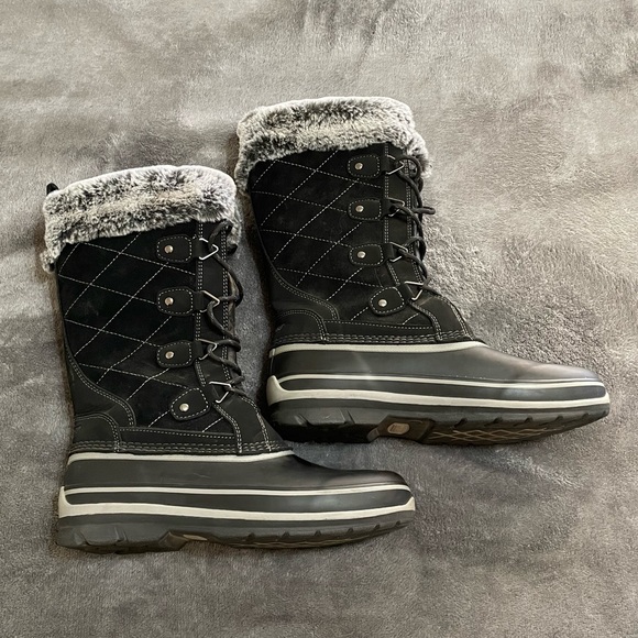 Khombu Black Boots